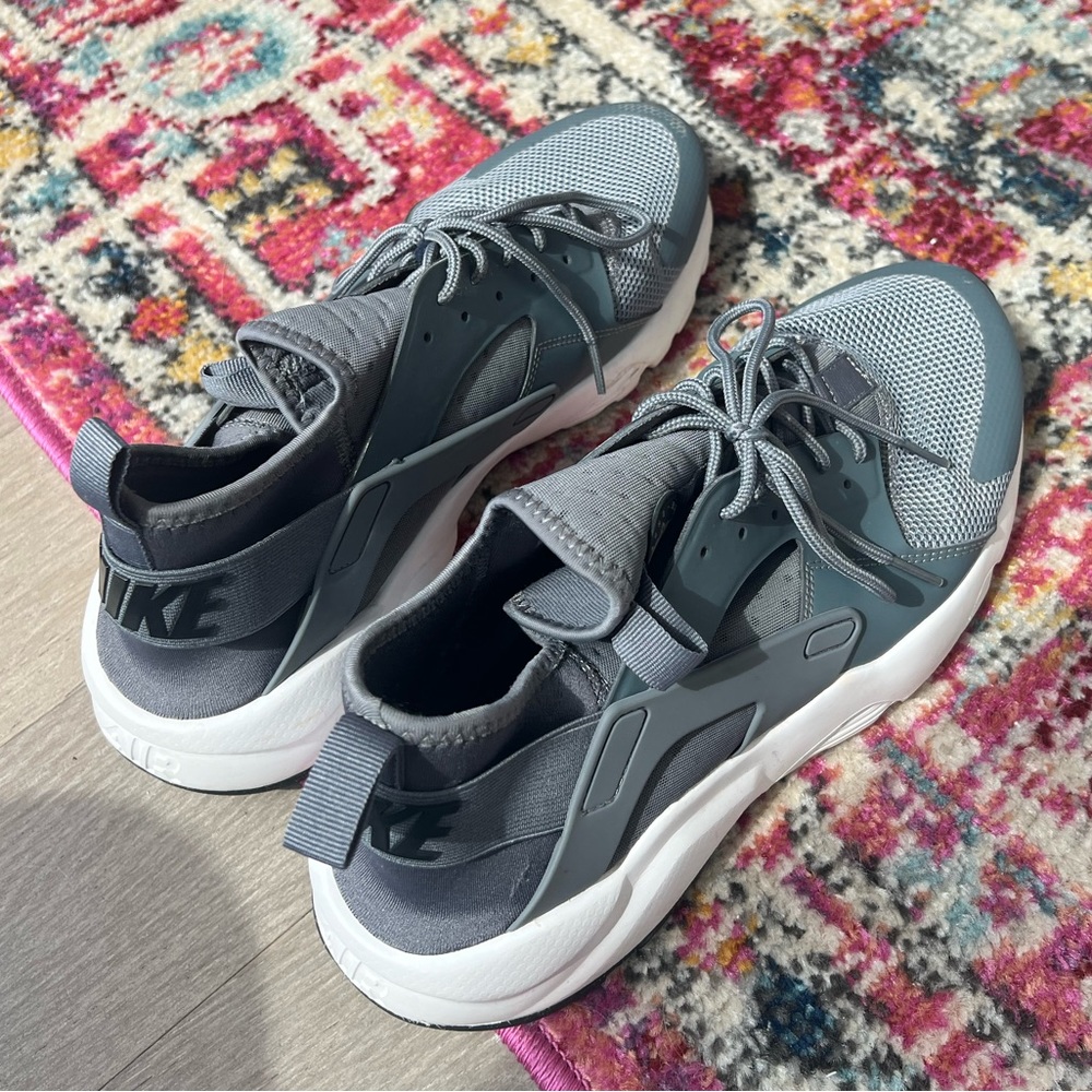 Air Huarache by Nike